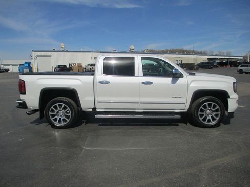 Used 2016 GMC Sierra 1500 Denali w/ Enhanced Driver Alert Package image 2