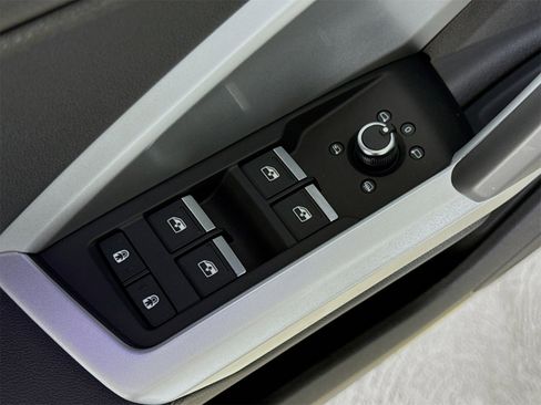 Certified 2024 Audi Q3 2.0T Premium Plus w/ Premium Plus Package image 18