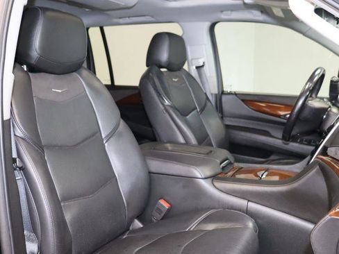 Used 2018 Cadillac Escalade ESV Premium Luxury AWD/4WD image 22