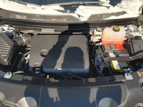 Used 2023 Chevrolet Traverse LT image 17