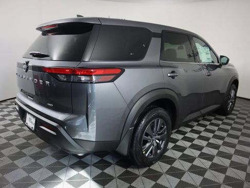 Certified 2025 Nissan Pathfinder S image 8