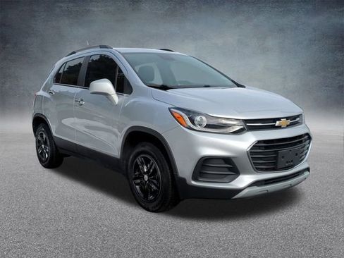 Certified 2019 Chevrolet Trax LT w/ LT Convenience Package image 3