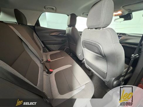 Used 2022 Chevrolet TrailBlazer LT FWD image 9