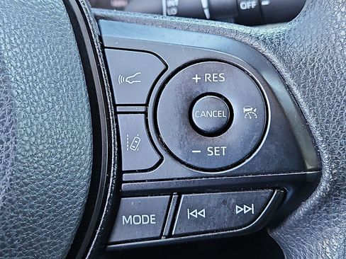 Used 2019 Toyota RAV4 XLE w/ Convenience Package image 16