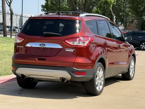 Used 2015 Ford Escape Titanium FWD image 4