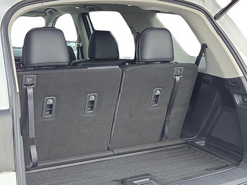 Used 2023 Honda Pilot Elite image 9