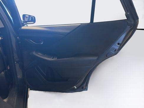 Used 2025 Subaru Outback Premium image 31