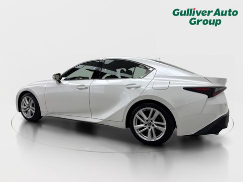 Used 2023 Lexus IS 300 w/ Comfort Package RWD image 4