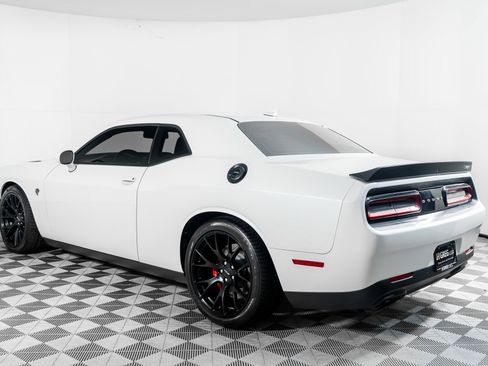 Used 2015 Dodge Challenger SRT Hellcat image 15