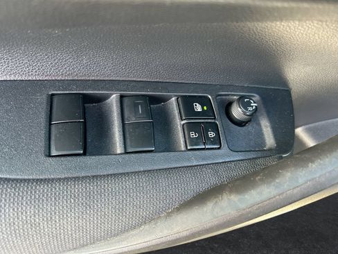 Used 2021 Toyota Corolla LE FWD image 12