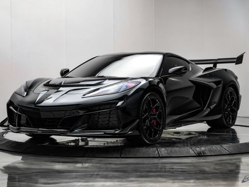 Used 2026 Chevrolet Corvette ZR1 w/ ZR1 Carbon Fiber Aero Package RWD image 6
