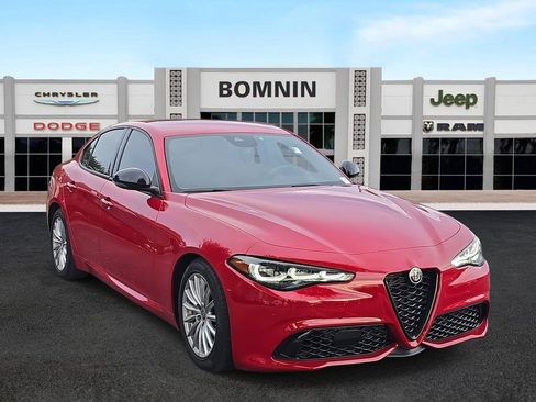 Used 2024 Alfa Romeo Giulia Sprint image 2