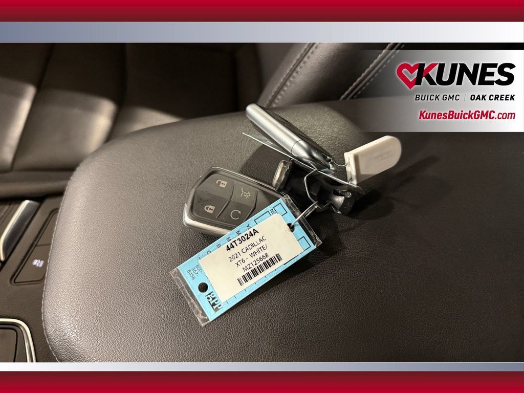 Used 2021 Cadillac XT6 Premium Luxury AWD/4WD image 41