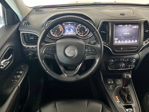 Used 2019 Jeep Cherokee Trailhawk AWD/4WD image 32