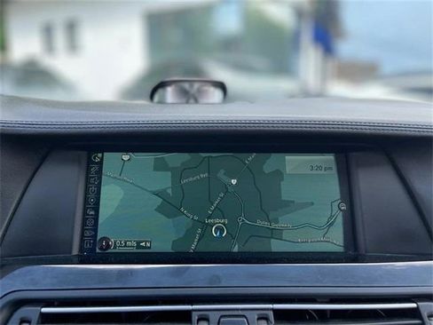 Used 2013 BMW M5 Base image 32