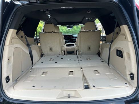 Used 2022 Cadillac Escalade Premium Luxury w/ Performance Package AWD/4WD image 43