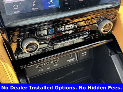 Used 2025 Jeep Grand Cherokee L Summit AWD/4WD image 18