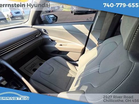 Used 2023 Hyundai Elantra SEL FWD image 11