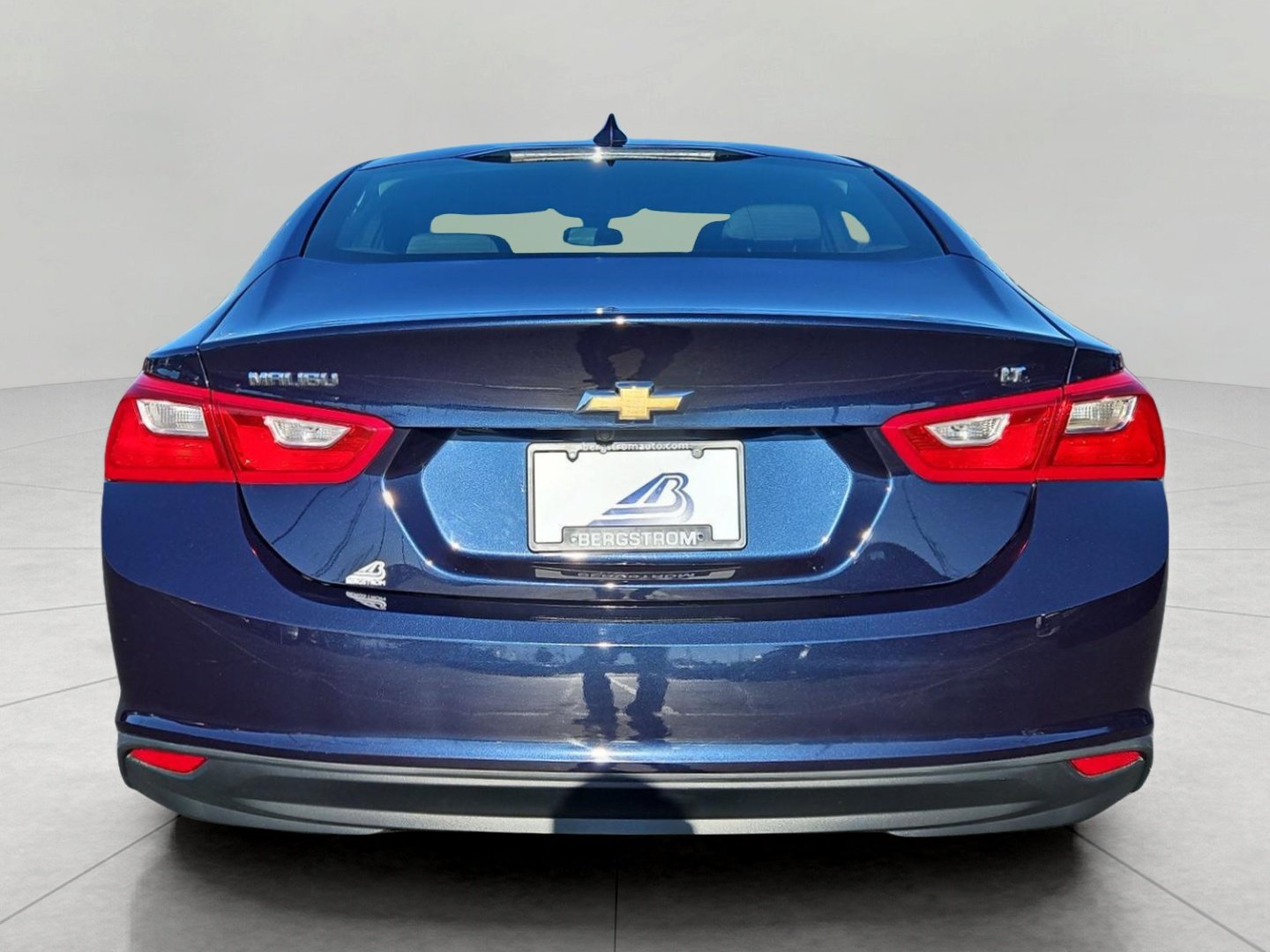 Used 2017 Chevrolet Malibu LT FWD image 7