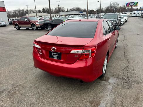 Used 2012 Toyota Camry SE w/ Convenience Pkg FWD image 3
