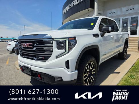 Used 2022 GMC Sierra 1500 AT4 w/ AT4 Preferred Package AWD/4WD image 1