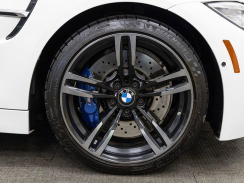 Used 2015 BMW M4 Convertible image 21