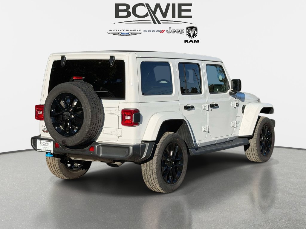Used 2023 Jeep Wrangler Unlimited Sahara w/ Cold Weather Group AWD/4WD image 2