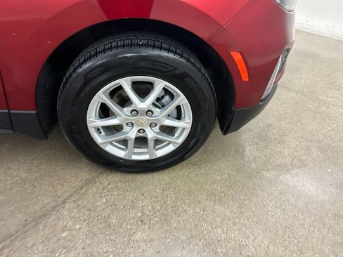 Used 2024 Chevrolet Equinox LT AWD/4WD image 15