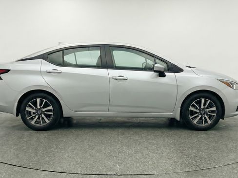 Used 2025 Nissan Versa SV FWD image 11