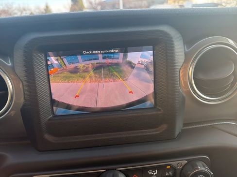 Used 2021 Jeep Wrangler Unlimited Sahara w/ Dual Top Group image 4