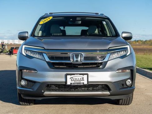 Used 2019 Honda Pilot Touring image 2