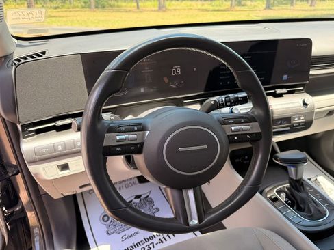 Used 2024 Hyundai Kona SEL FWD image 15