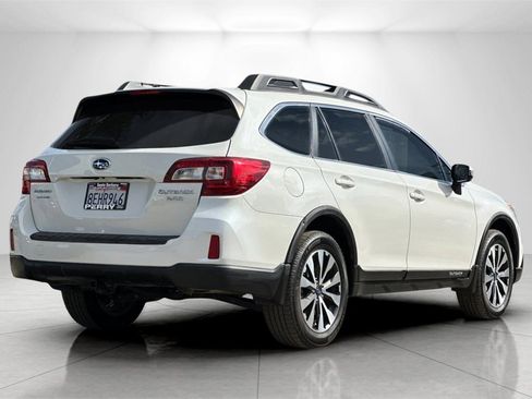 Used 2015 Subaru Outback 3.6R Limited image 4
