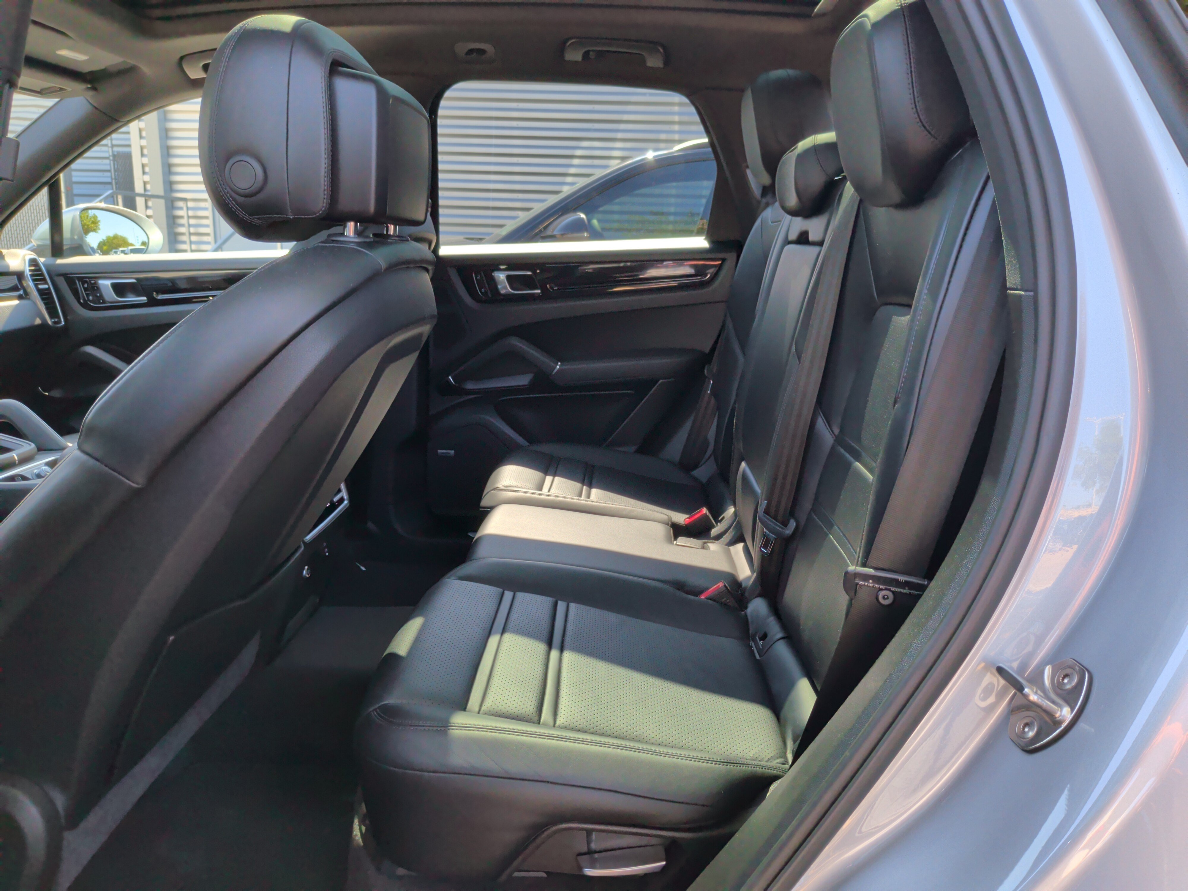 Used 2020 Porsche Cayenne AWD/4WD image 31