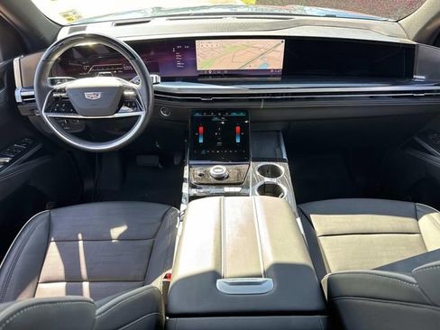 Used 2025 Cadillac Escalade Sport w/ Touring Package image 20