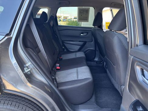 Used 2025 Nissan Rogue SV FWD image 28