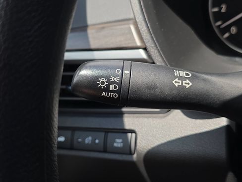 Used 2025 Nissan Altima 2.5 SV FWD image 27