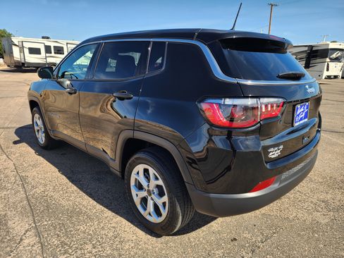 Used 2025 Jeep Compass Sport AWD/4WD image 6