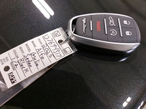 New 2025 Alfa Romeo Giulia w/ Veloce Package Rwd image 36