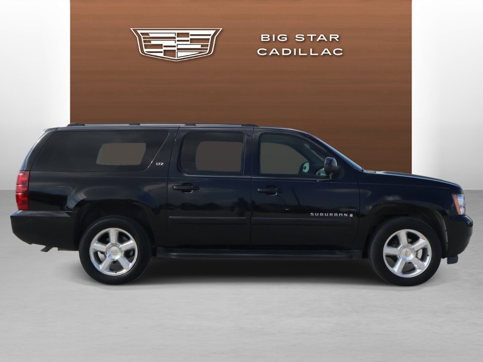 Used 2007 Chevrolet Suburban LTZ w/ LTZ Preferred Equipment Group RWD image 6