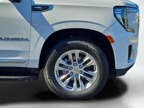 Used 2023 GMC Yukon SLT w/ SLT Premium Package image 14