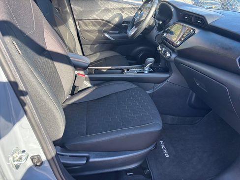 Used 2024 Nissan Kicks SV image 13