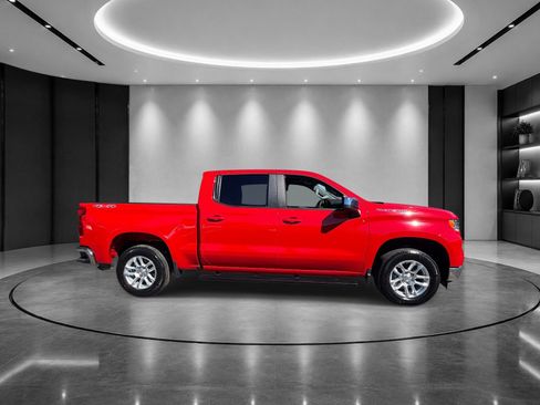 Used 2024 Chevrolet Silverado 1500 LT AWD/4WD image 5