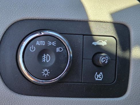 Used 2011 Chevrolet Impala LT w/ Luxury Edition Package FWD image 13