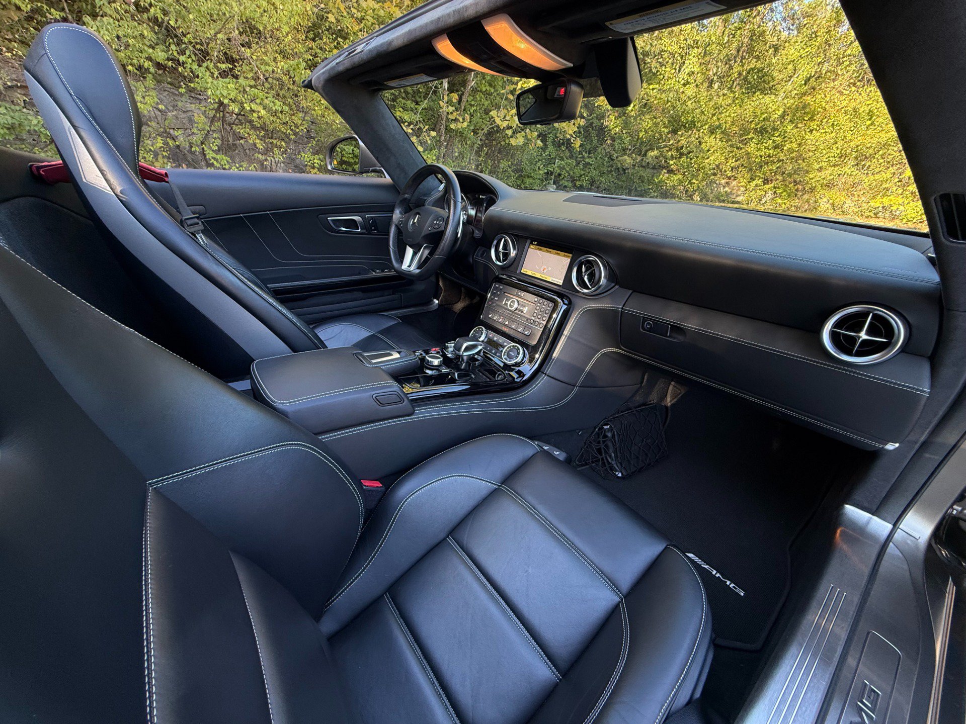 Used 2012 Mercedes-Benz SLS AMG Roadster image 29