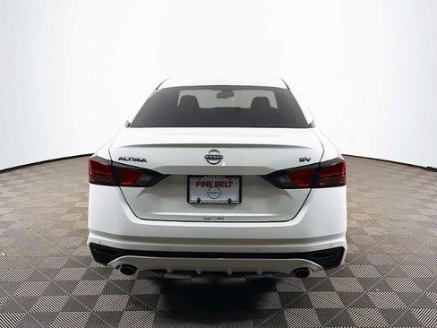 Certified 2024 Nissan Altima 2.5 SV w/ SV Premium Package FWD image 5