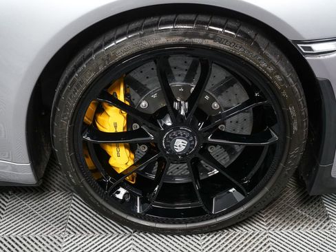 Certified 2019 Porsche 911 Speedster RWD image 38