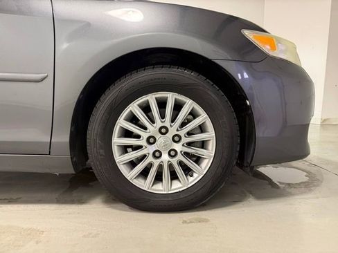 Used 2010 Toyota Camry LE image 23