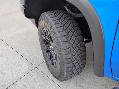 Used 2022 Chevrolet Silverado 1500 ZR2 w/ Technology Package AWD/4WD image 26