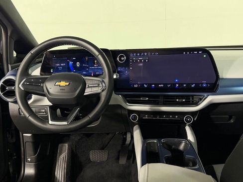 Used 2024 Chevrolet Equinox EV LT FWD image 13